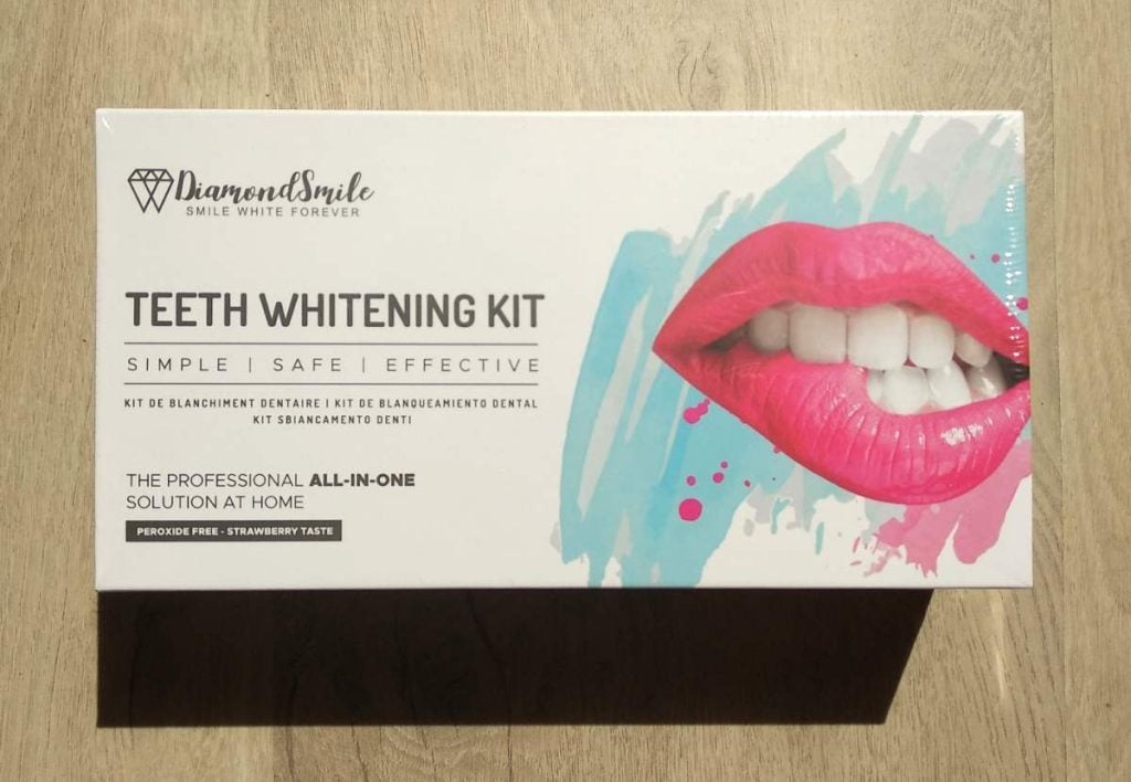 DiamondSmile whitening kit box