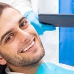 31761Wer zum Zahnarzt in Tschechien geht kann beim Zahnersatz Geld sparen