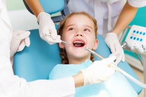 child at dentist