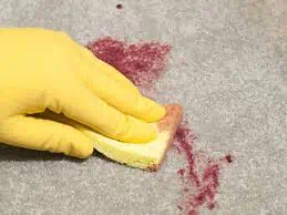 Mancha de vino en tu alfombra