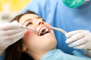 tratamientos gratuitos adeslas dental