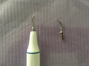 Scaler, instrumento que retira el sarro mediante vibración