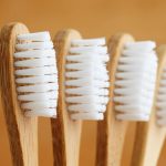 34080¿Te cepillas los dientes después de usar tiras de blanqueamiento? ¿Y deberías hacerlo antes?