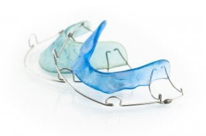 retainer for straightened teeth