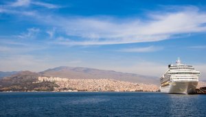 Visiting Izmir to get dental implants