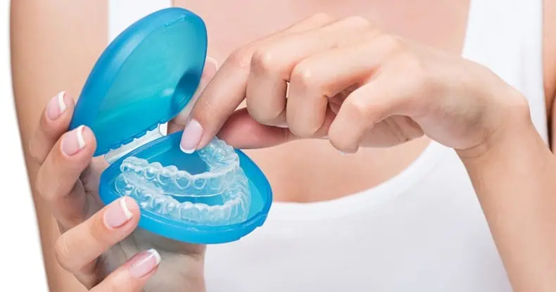 how to clean a mouth guard