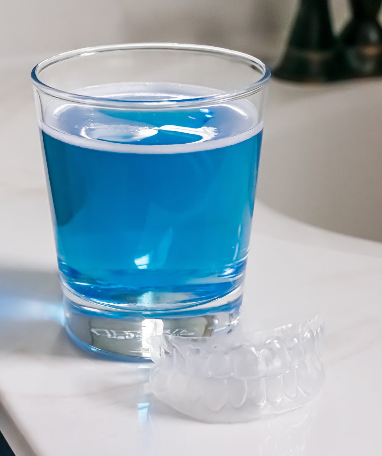 Essix Retainer Cost, Cleaning, Care and Pros and Cons