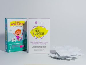 Smile brilliant plaque disclosing tablets for adults and kids