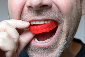 Protège dents dans la bouche