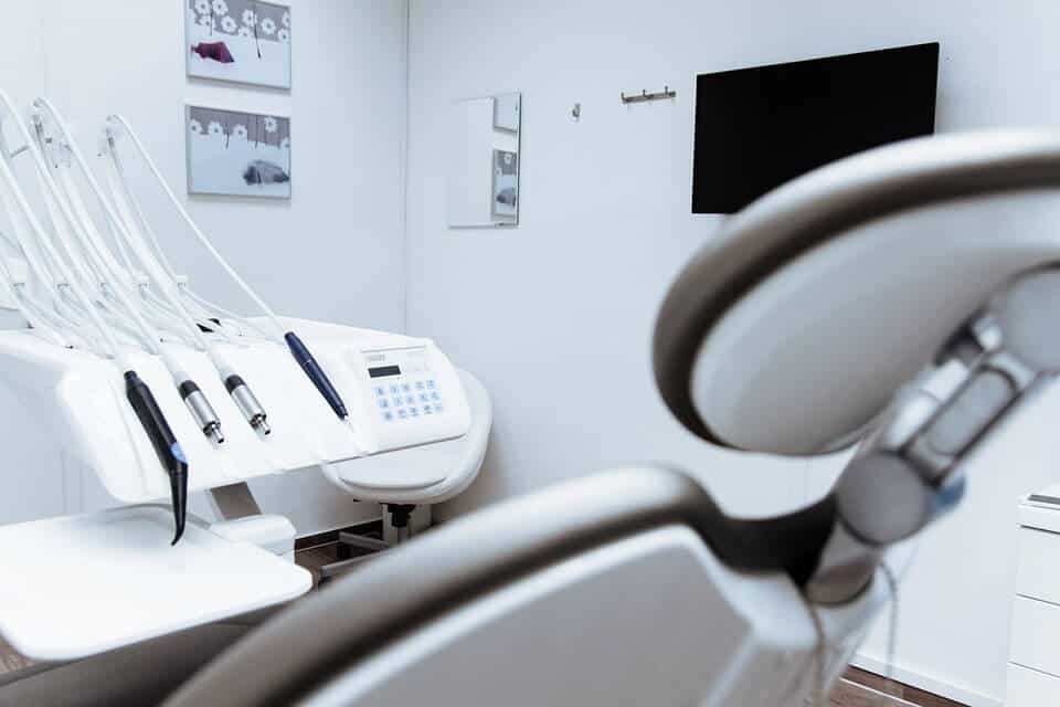 Cliniques dentaires en Espagne quels sont les avantages