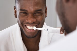 brossage de dents eléctrique