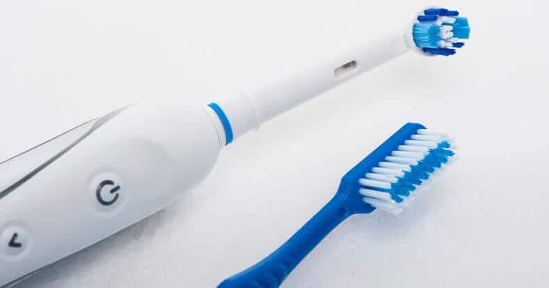 Comment bien choisir votre brosse à dents